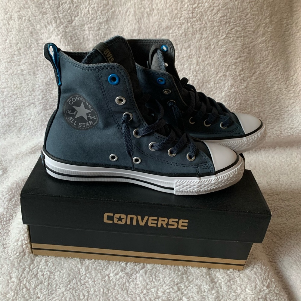 Converse Youth Sz 1 NIB
